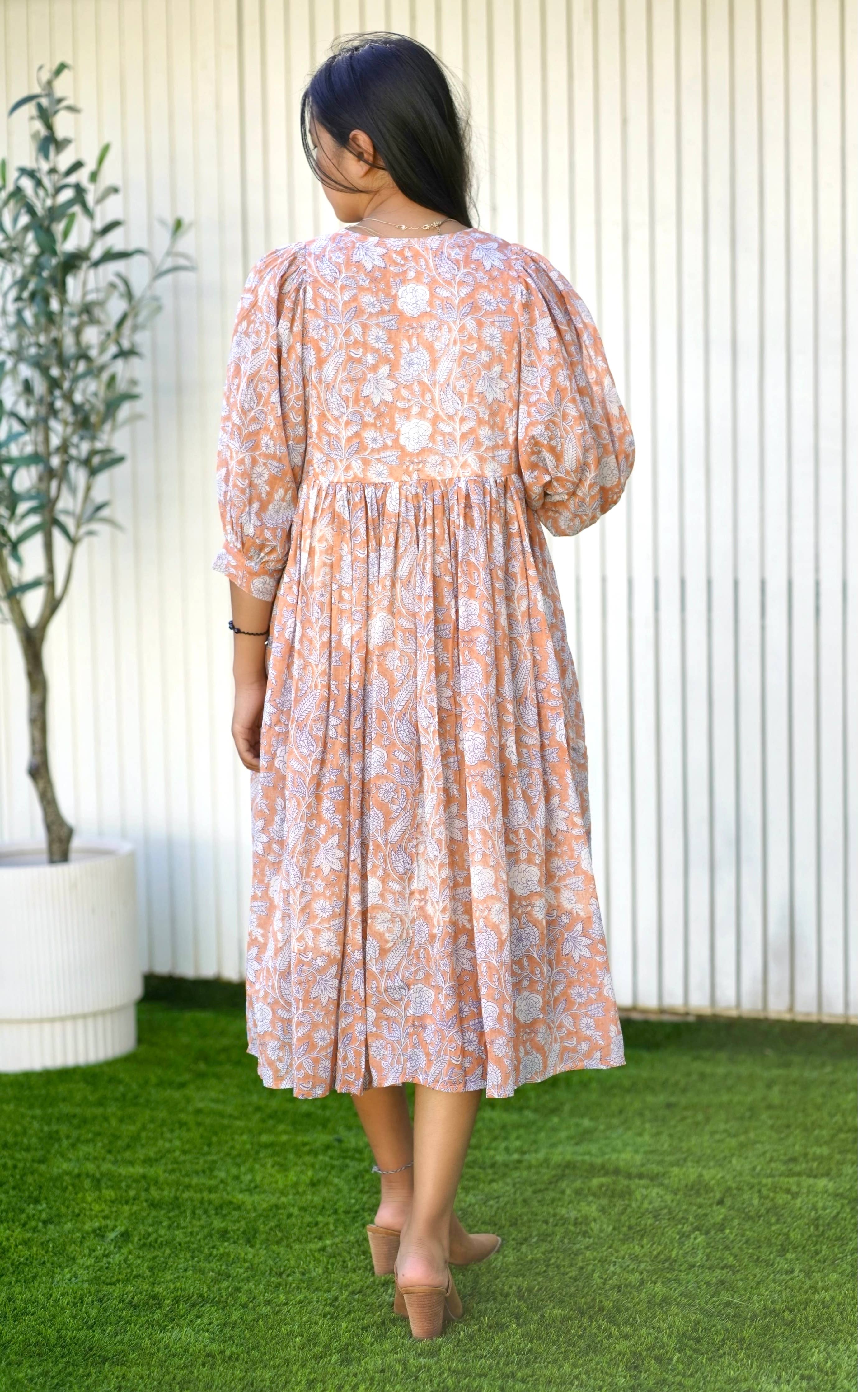 Mylah Midi Dress Block Printed Coral (Apricot)
